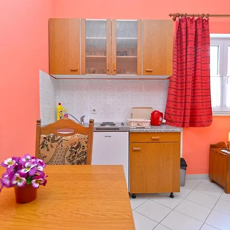 Apartment Veli Vrh 72