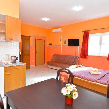 Apartment Veli Vrh 72 Pula