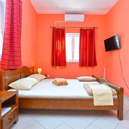 Apartment Veli Vrh 72 *