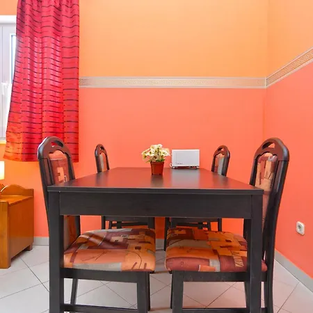 Apartment Veli Vrh 72 Pula