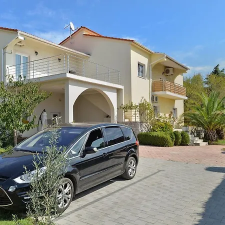 Apartment Veli Vrh 72 Pula